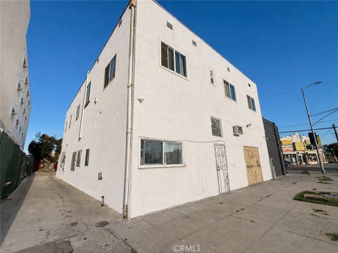 Photo of 5324 S Hoover ST, Los Angeles, CA 90037 (MLS # SR26186494)