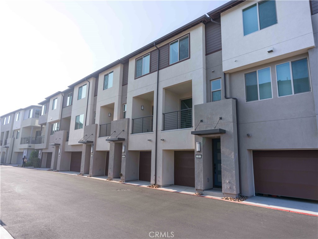 Placentia Knolls (PLKN) - Residential