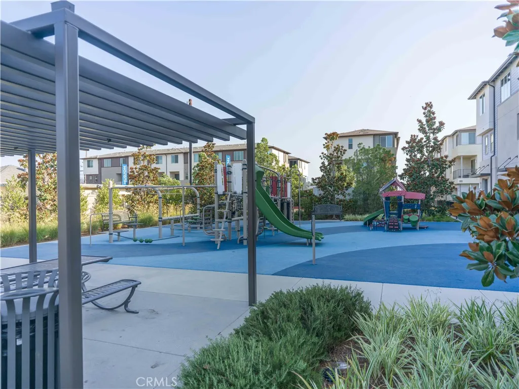 Placentia, California 92870, United States, 1 Bedroom Bedrooms, ,2 BathroomsBathrooms,Residential,Active,207955