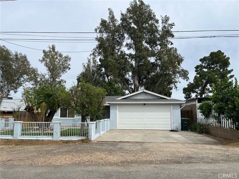 Photo of 32948 Lillian Avenue, Lake Elsinore, CA 92530 (MLS # SW26069704)