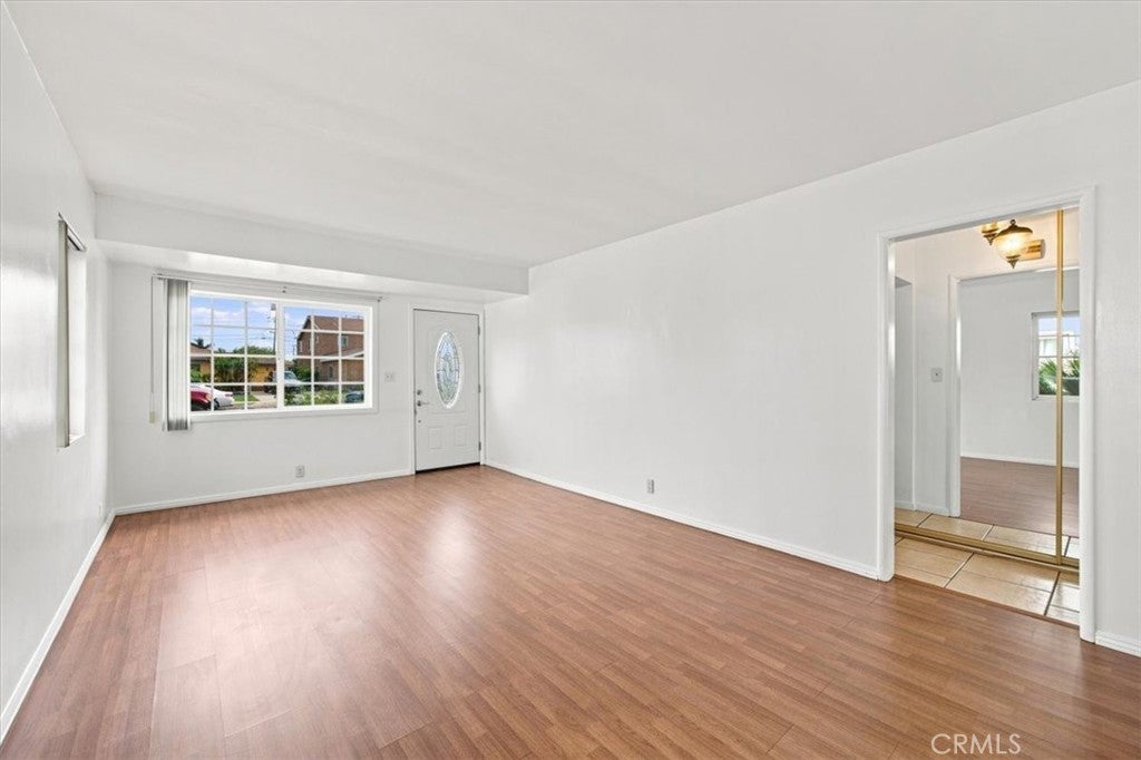 3829 W 144th