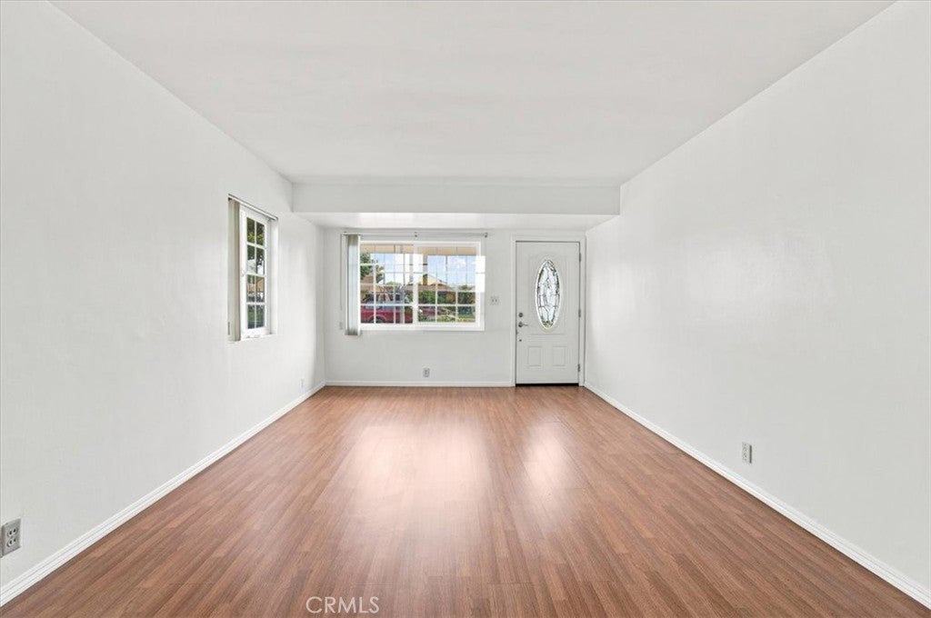3829 W 144th