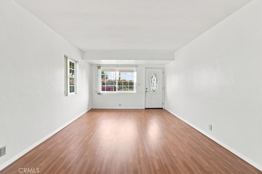 3829 W 144th