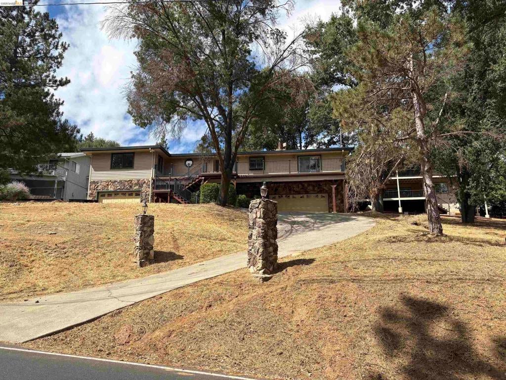 20059 Pleasant View Dr