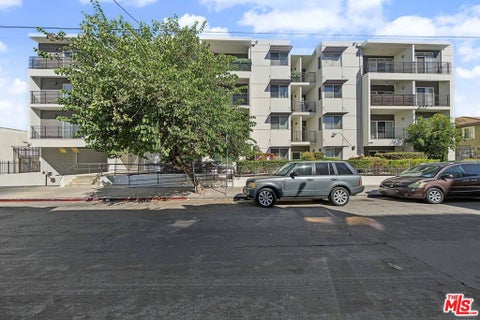 Photo of 3061 W 12th Place #102, Los Angeles, CA 90006 (MLS # 26103037)