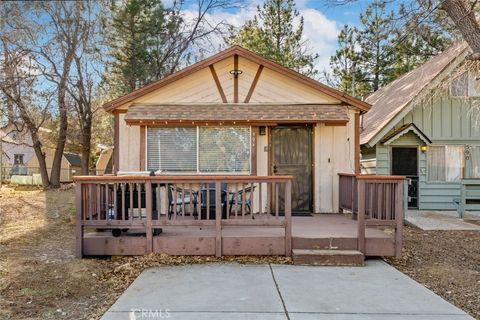 Photo of 594 Los Angeles Avenue, Sugarloaf, CA 92386 (MLS # IG26052102)