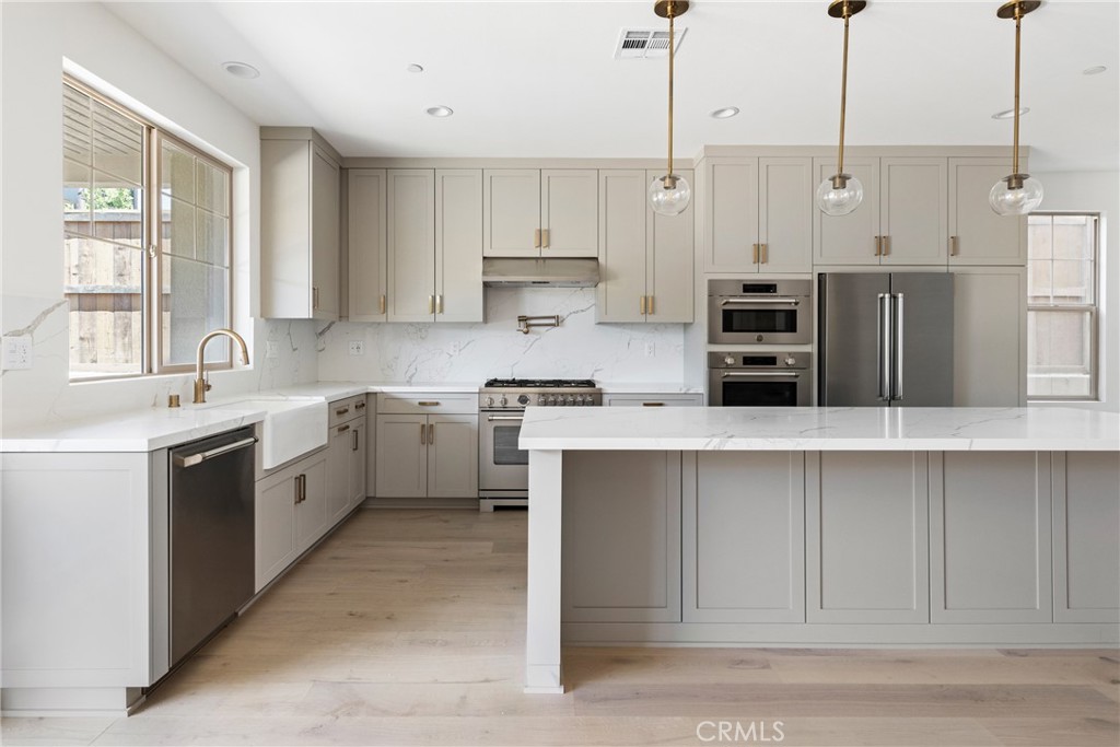 Properties 1 175 E Palm Street