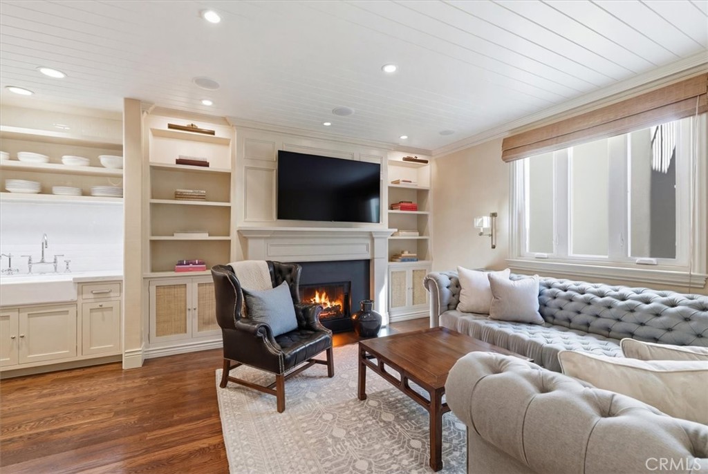 15500 W Sunset Boulevard 202