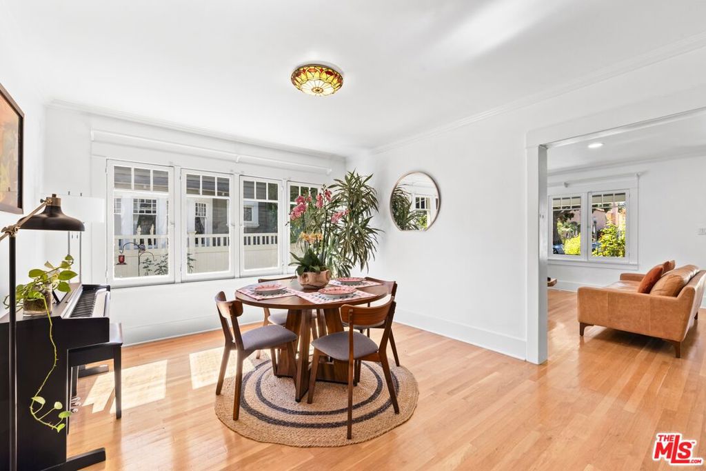 910 N Bushnell Avenue