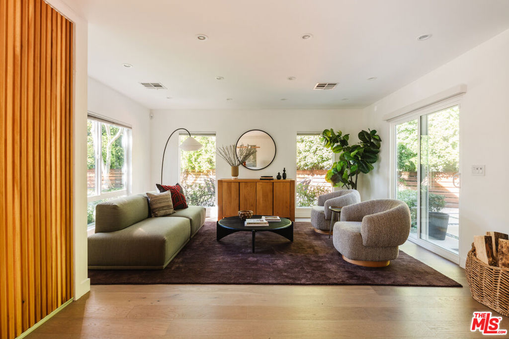 6152 Saint Clair Avenue