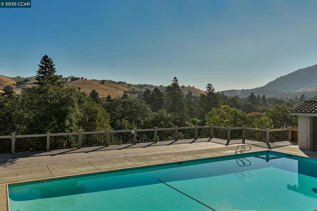 MARSHCREEK VILLA - Residential