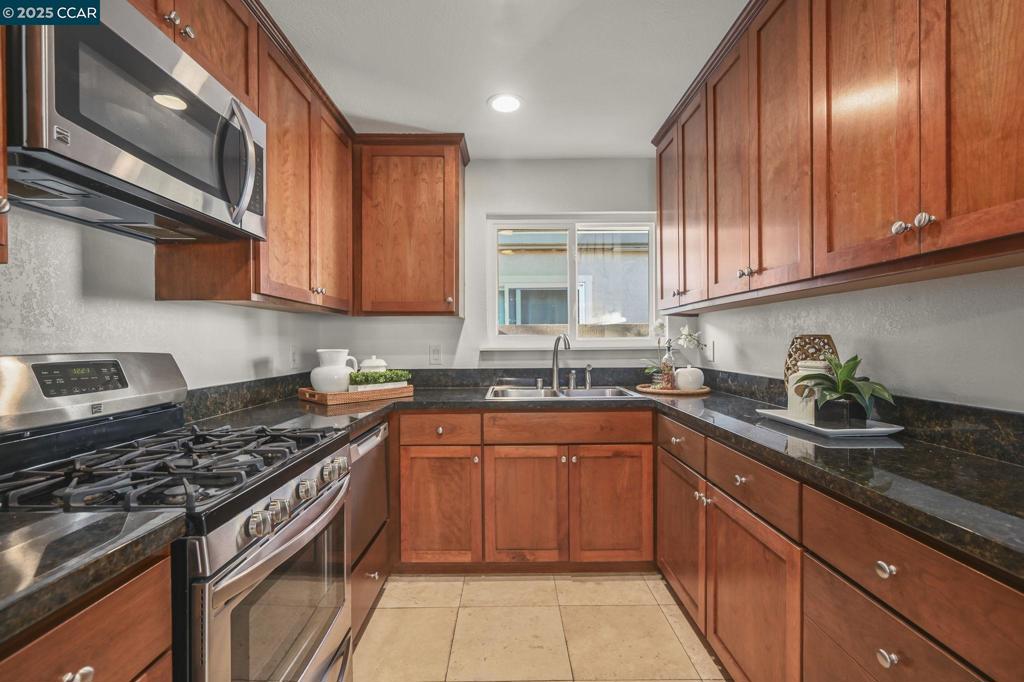 MARSHCREEK VILLA - Residential