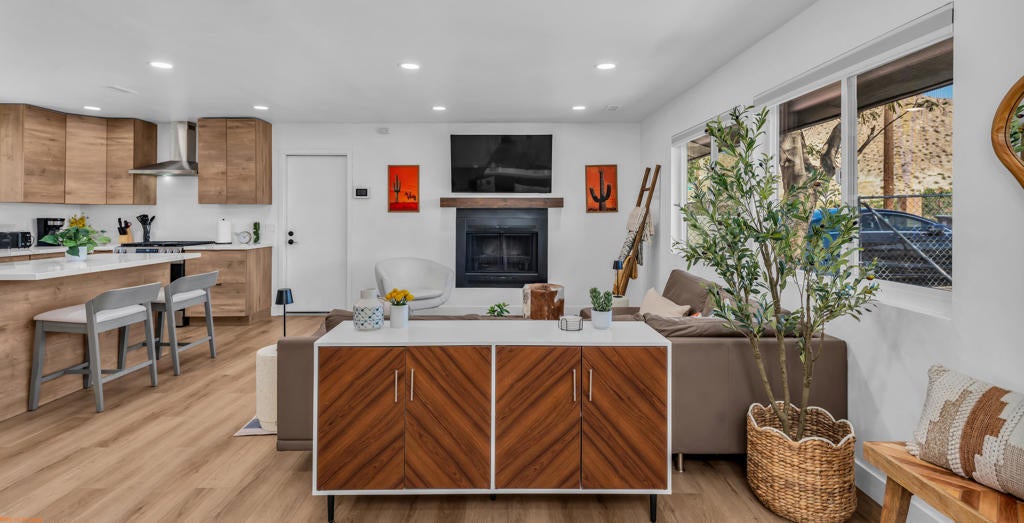 59825 Calle De Las Flores