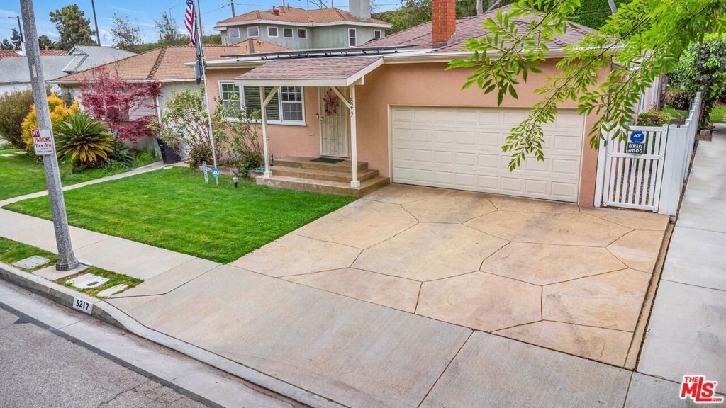 Photo of 5217 Berryman Avenue, Culver City, CA 90230 (MLS # 25525933)