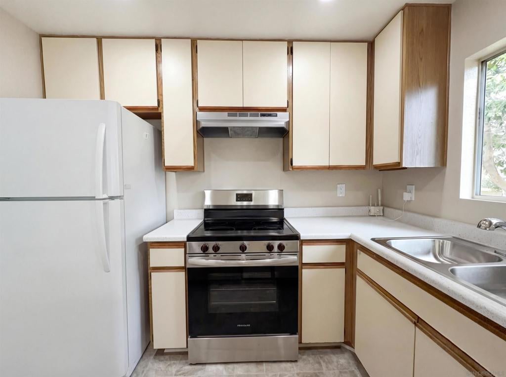 11231 Avenida De Los Lobos H, San Diego CA 92127