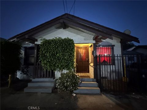 Photo of 625 E 6th St, Long Beach, CA 90802 (MLS # PW26032736)