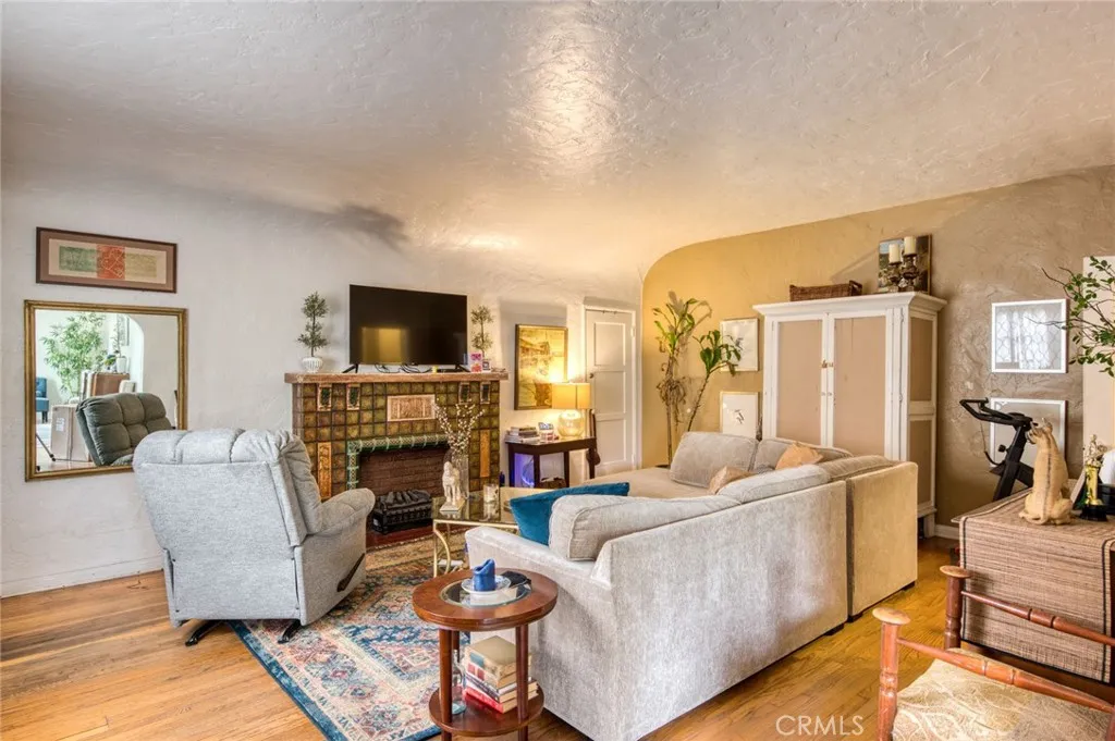 Los Angeles, California 90019, United States, ,Residential,Active,162291