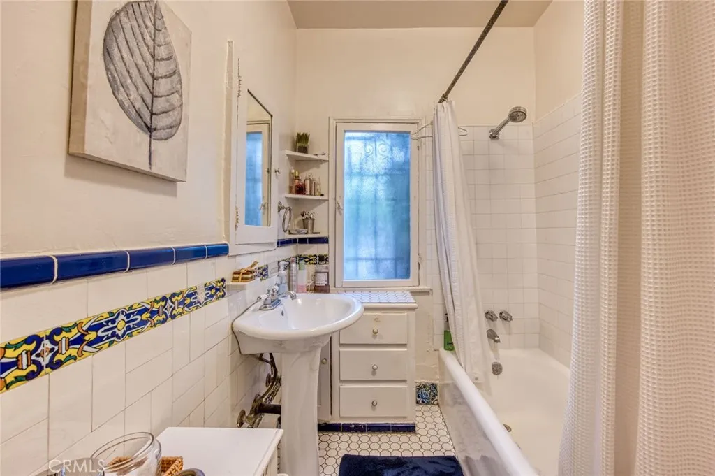 Los Angeles, California 90019, United States, ,Residential,Active,162291