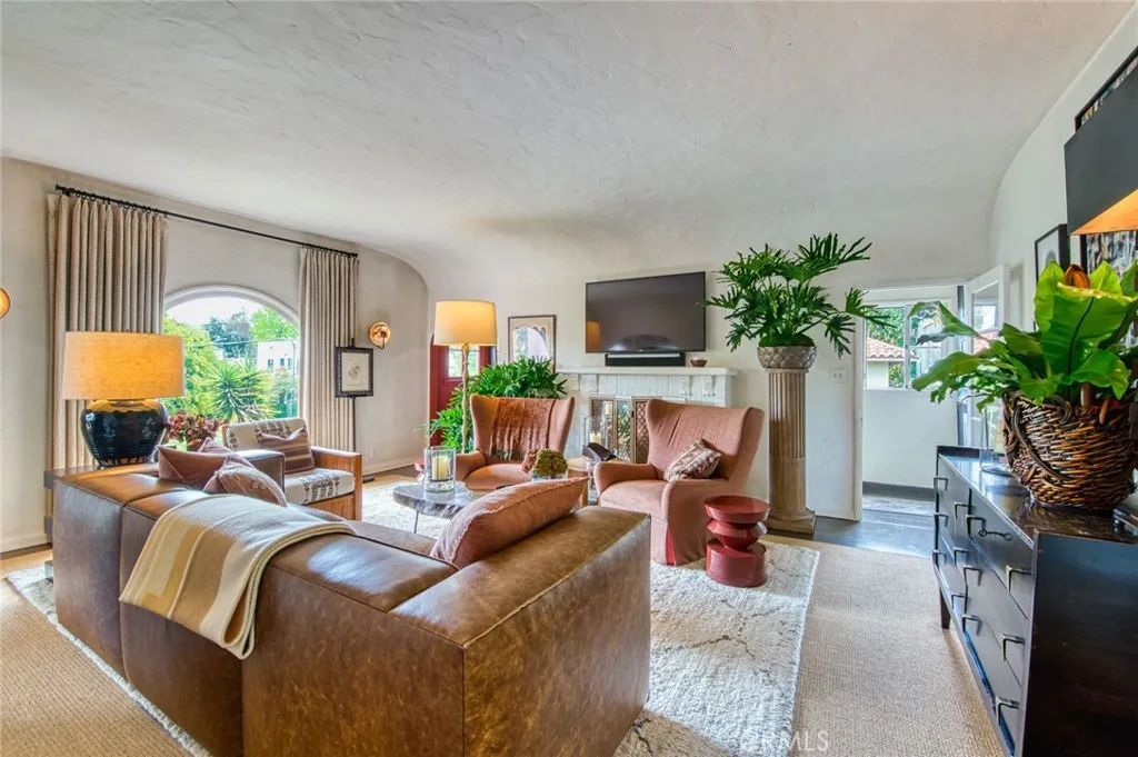 Los Angeles, California 90019, United States, ,Residential,Active,162291