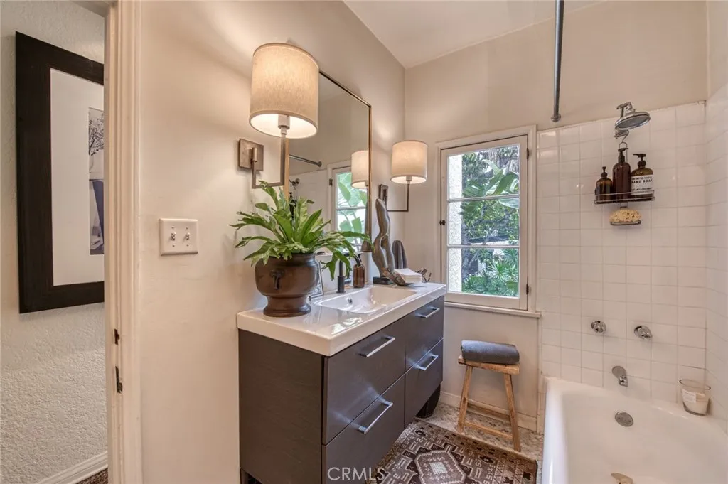 Los Angeles, California 90019, United States, ,Residential,Active,162291