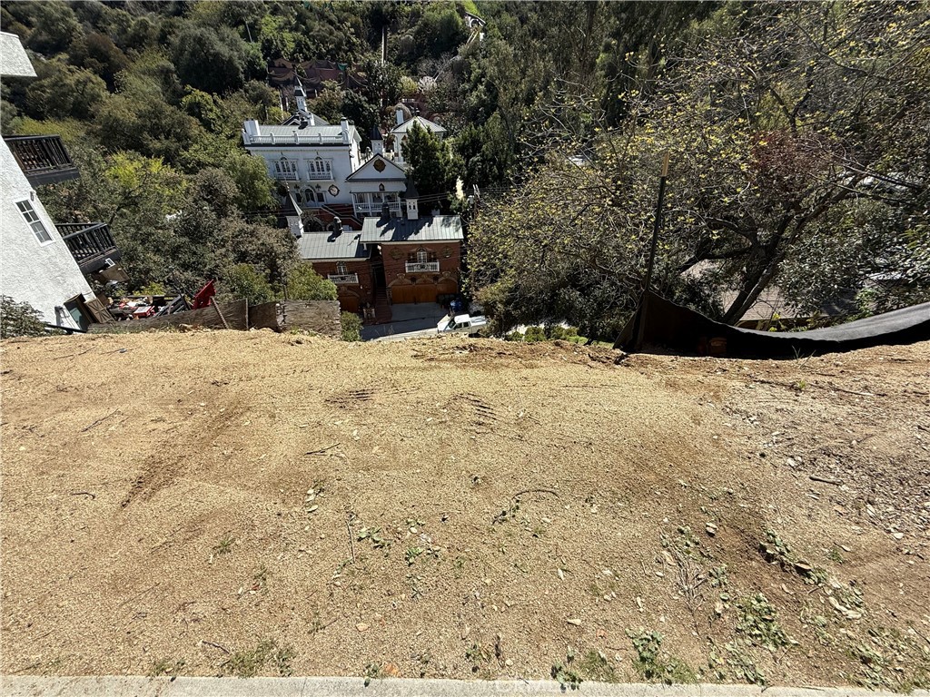 8583 Lookout Mountain Avenue