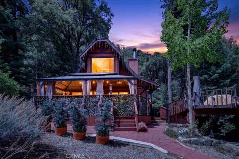 Photo of 1405 Zion Way, Pine Mountain Club, CA 93222 (MLS # SR26094582)