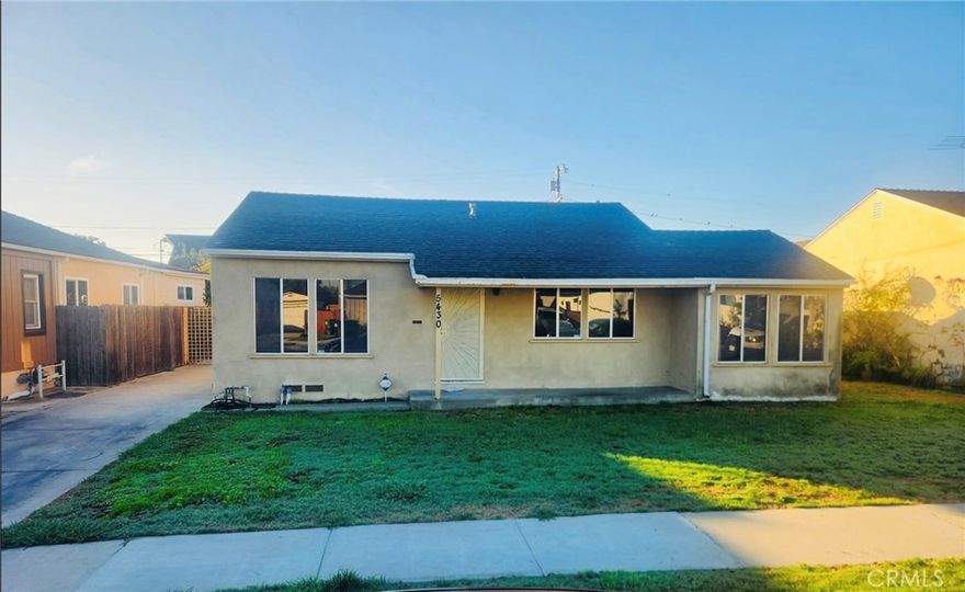 Nice family home located on a quiet Street in Del Aire area, east of Aviation Blvd. This 2 Beds 2 Baths property with a large private backyard, is also located in the Wiseburn School District.