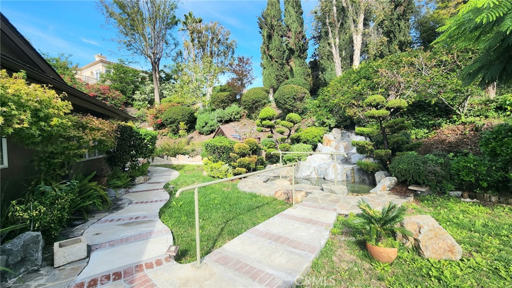 3103 Flintridge