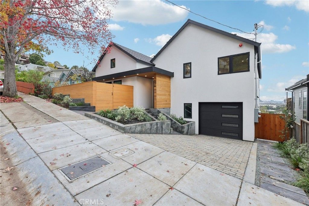 Photo of 526 Klamath Street, Brisbane, CA 94005 (MLS # PA26010885)