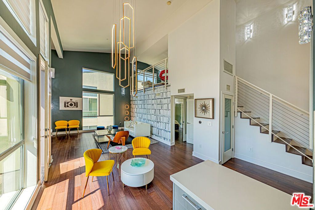 Photo of 600 S Ridgeley Drive #PH1, Los Angeles, CA 90036 (MLS # 25614767)