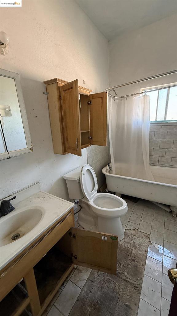 WEST OAKLAND - Residential