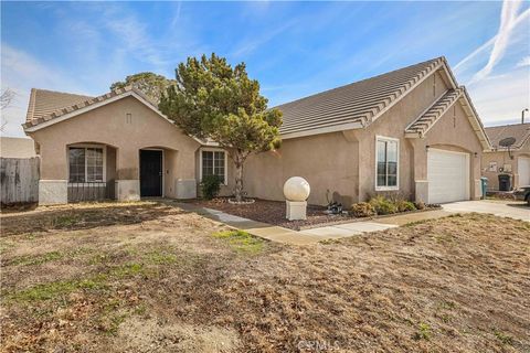 Photo of 37608 Ribbon St, Palmdale, CA 93552 (MLS # SR26019491)