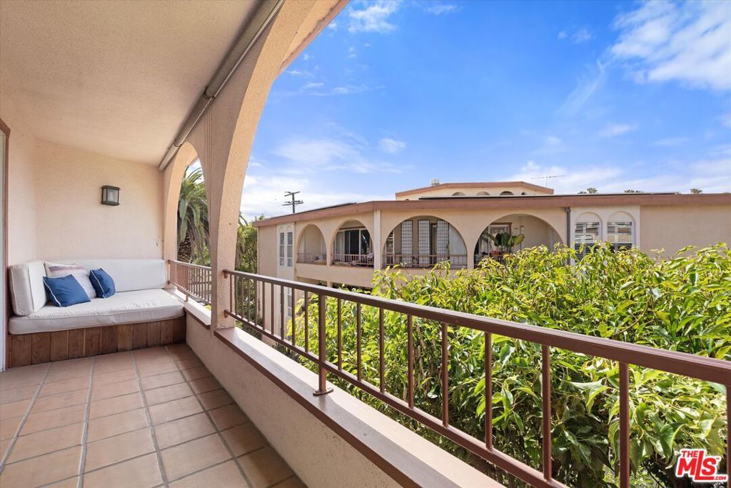 Photo of 2045 4th Street #301B, Santa Monica, CA 90405 (MLS # 26831431)