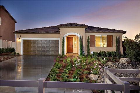 Photo of 30934 Campania Road, Highland, CA 92346 (MLS # SW26020112)