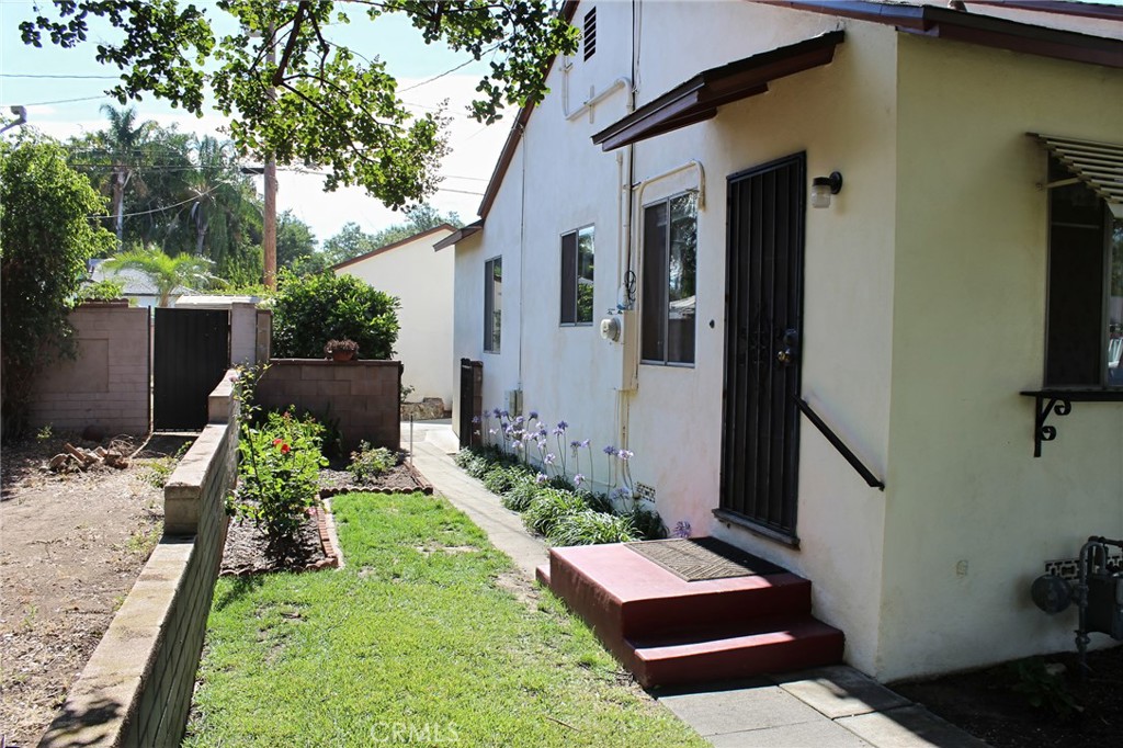 836 N 10th Avenue