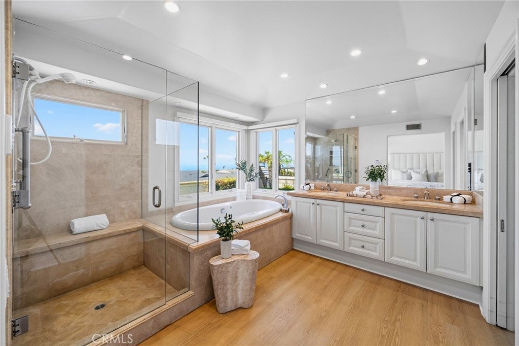 4807 Surrey Drive, Corona Del Mar CA 92625 - Photo 32