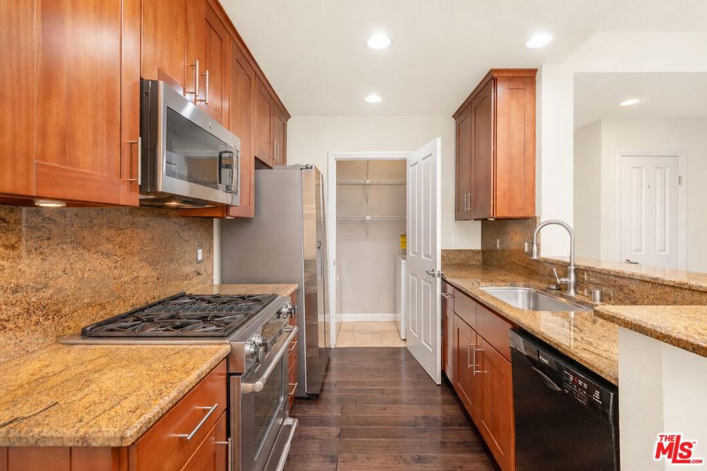 10021 Tabor Street 109