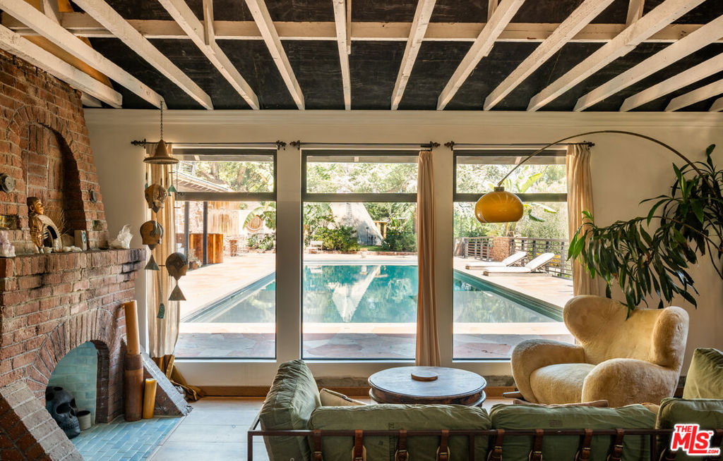 FRYMAN CANYON - Residential