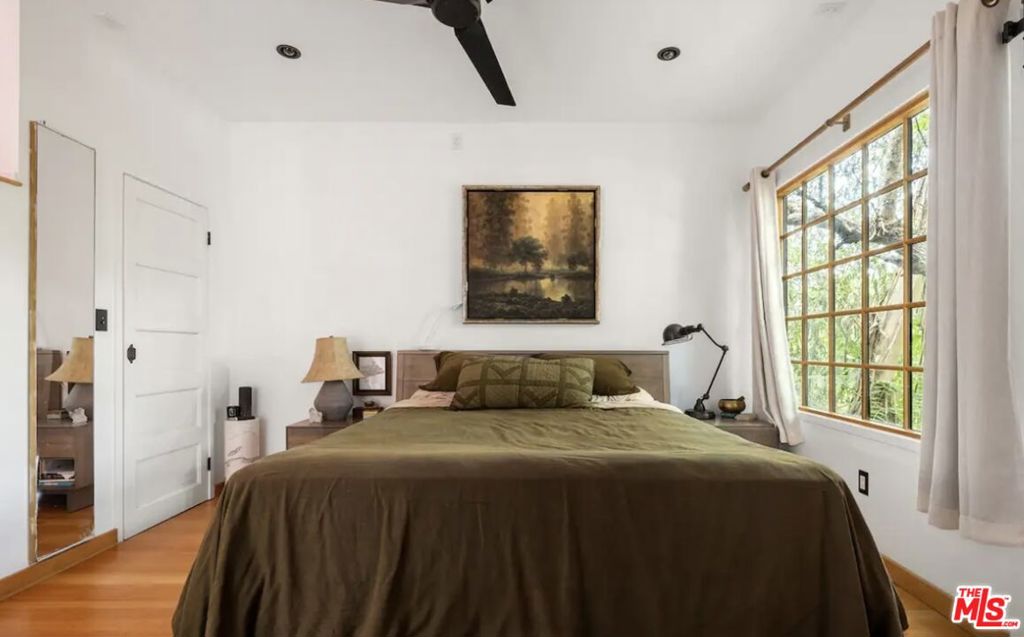 FRYMAN CANYON - Residential