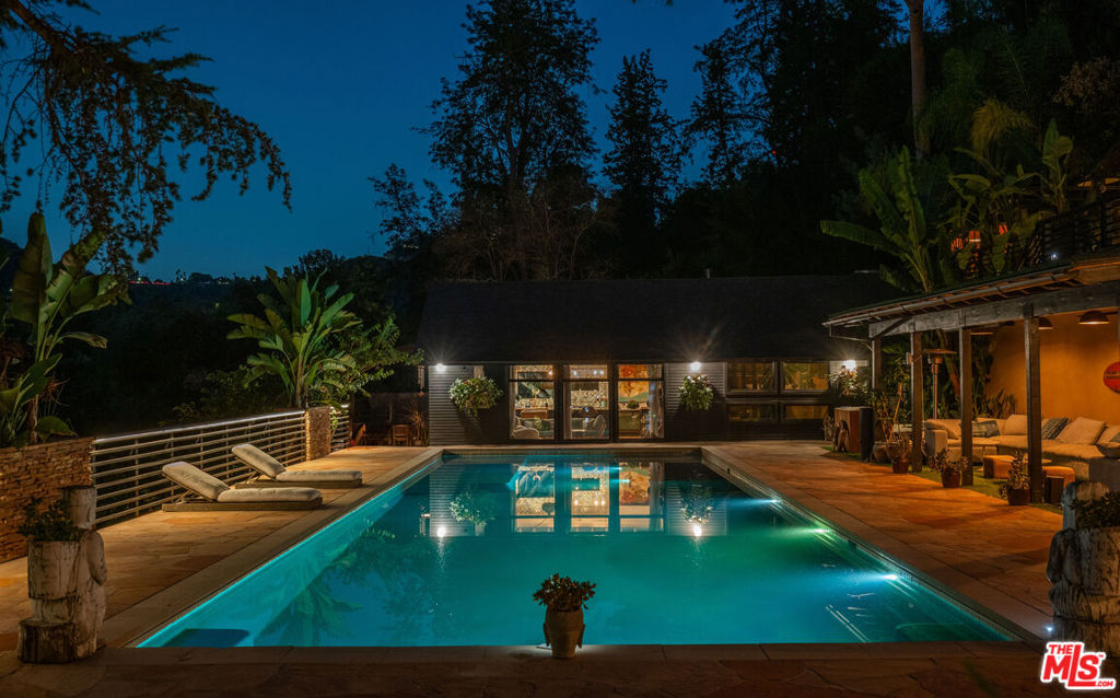 FRYMAN CANYON - Residential
