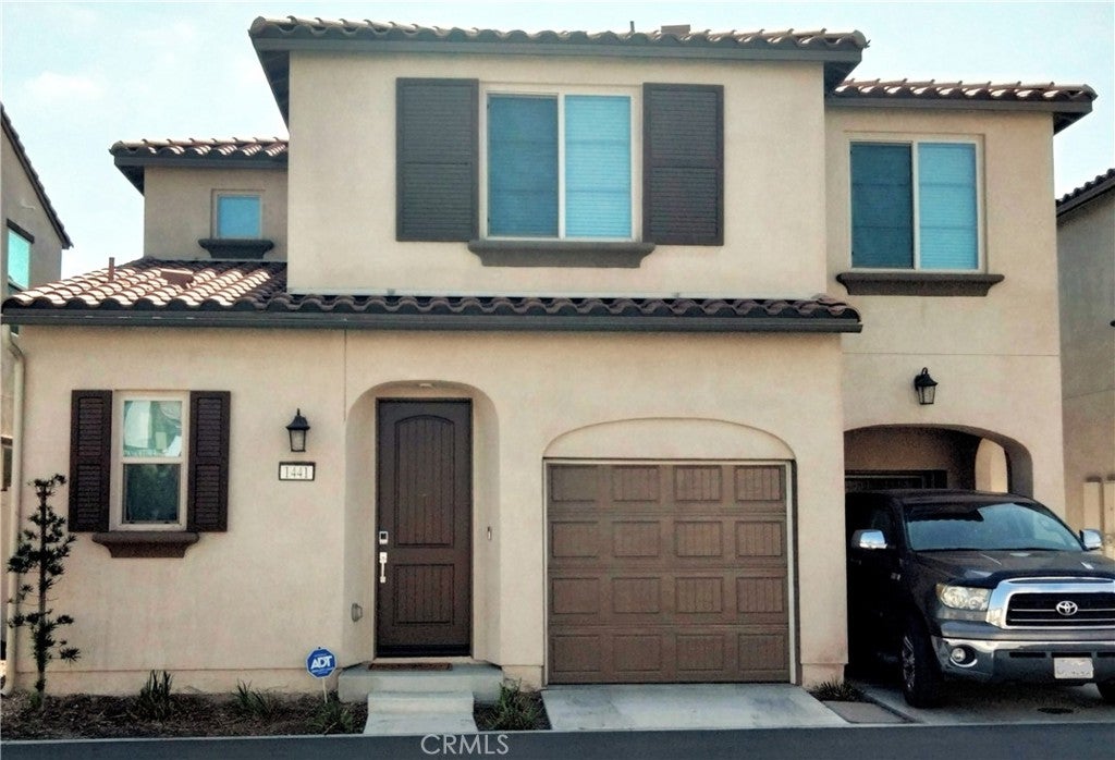 1441 E Laurelwood
