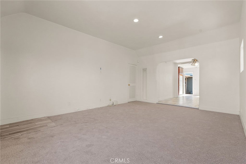536 S Sadler