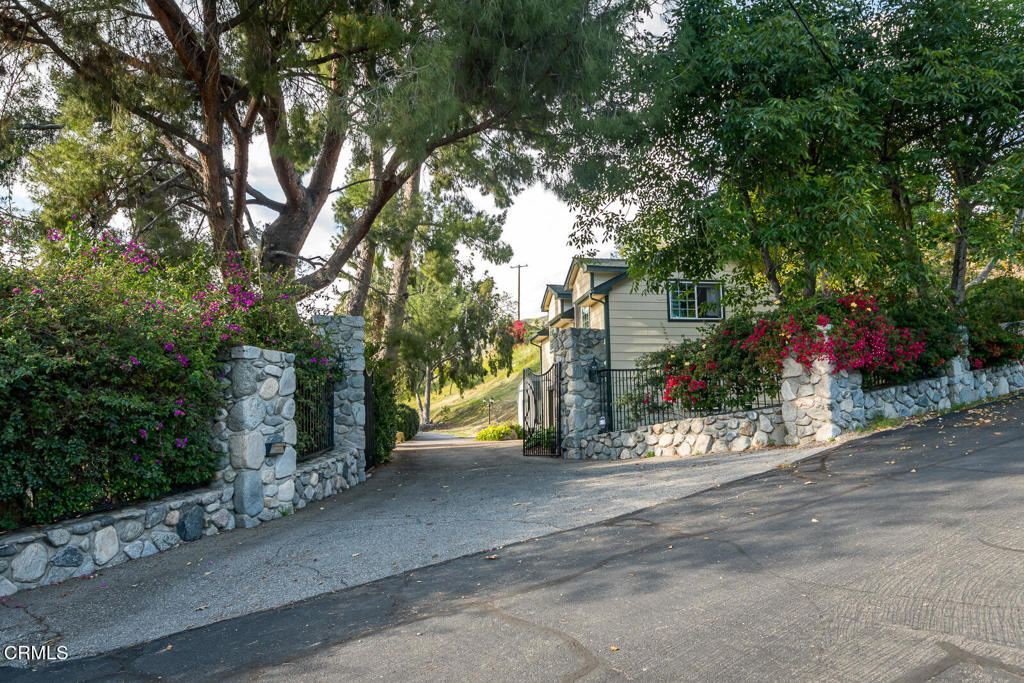 11395 Oro Vista Avenue