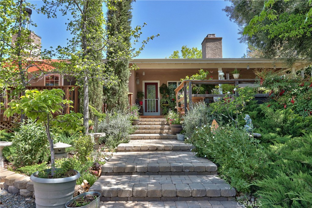 48208 Tanglewood Court