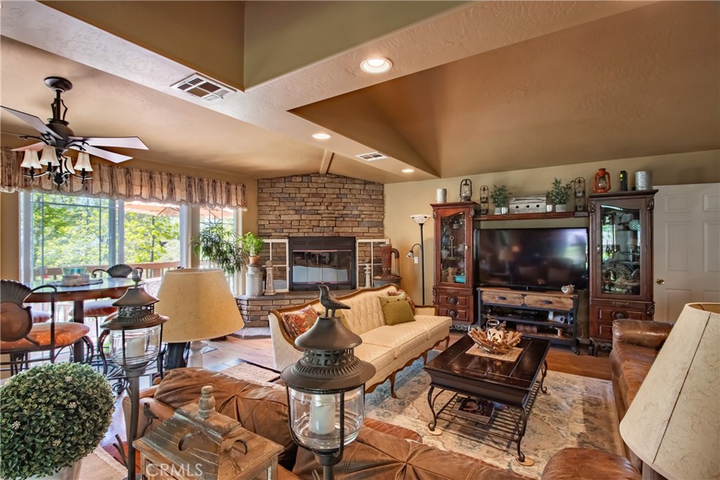 48208 Tanglewood Court