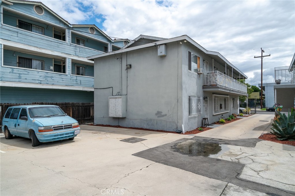 6645 Hammond Avenue