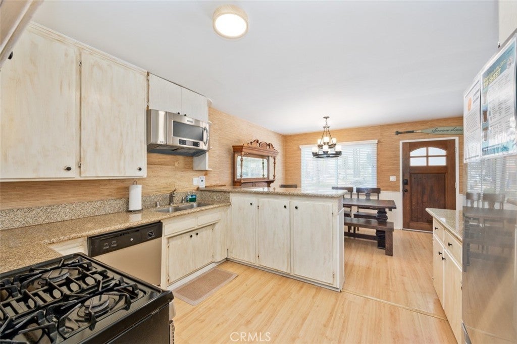 1733 W Balboa Boulevard, Newport Beach CA 92663 - Photo 7