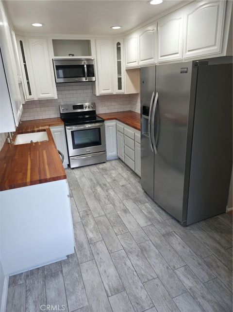 Photo of 4558 Willis Ave #114, Sherman Oaks, CA 91403 (MLS # SR26063362)