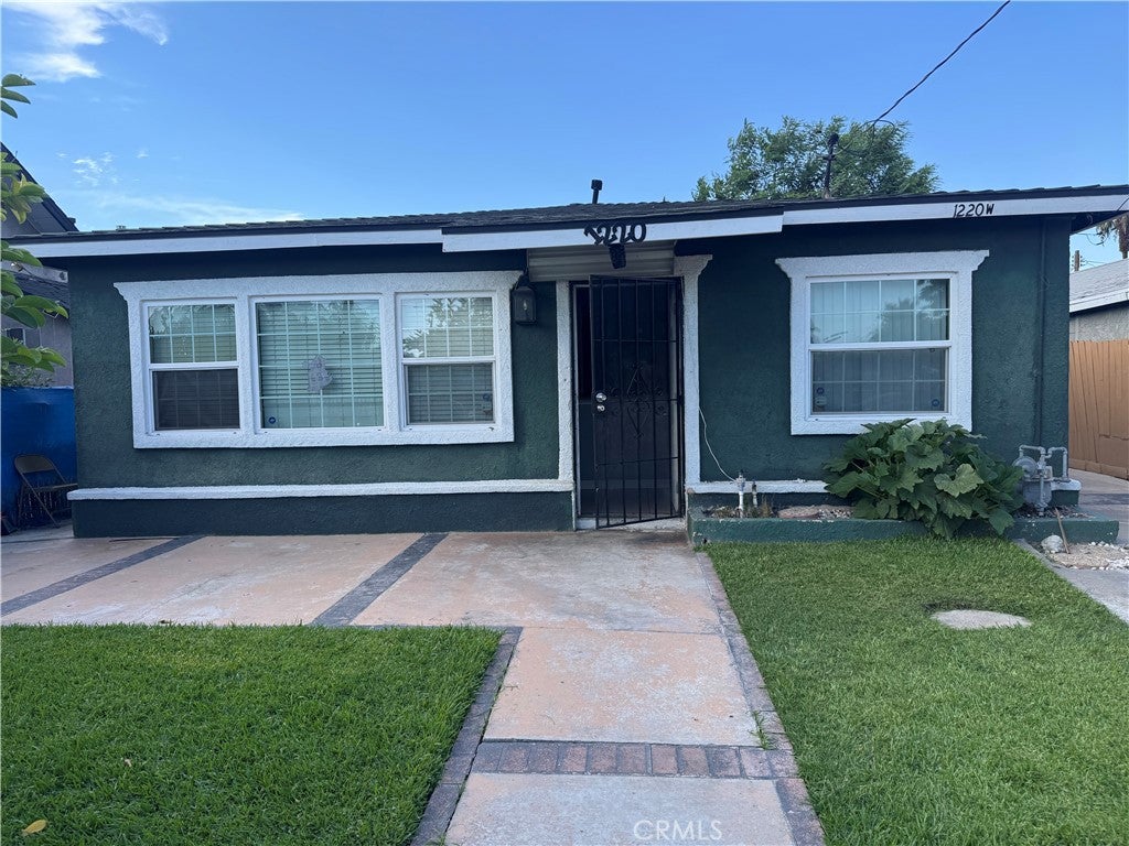 1220 W Victoria