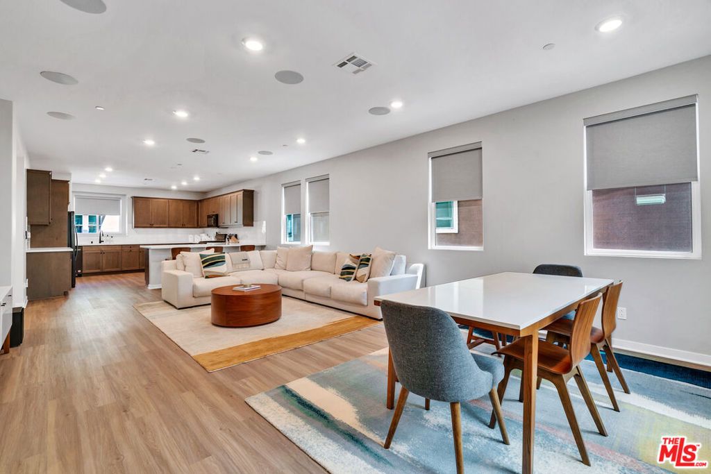 Photo of 515 Daniel Freeman Circle, Inglewood, CA 90301 (MLS # 25588349)